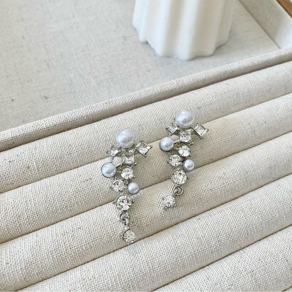 3/$20 White Gold Plated Rhinestone Pearl Cluster Dangle Earrings - Picture 2 of 7